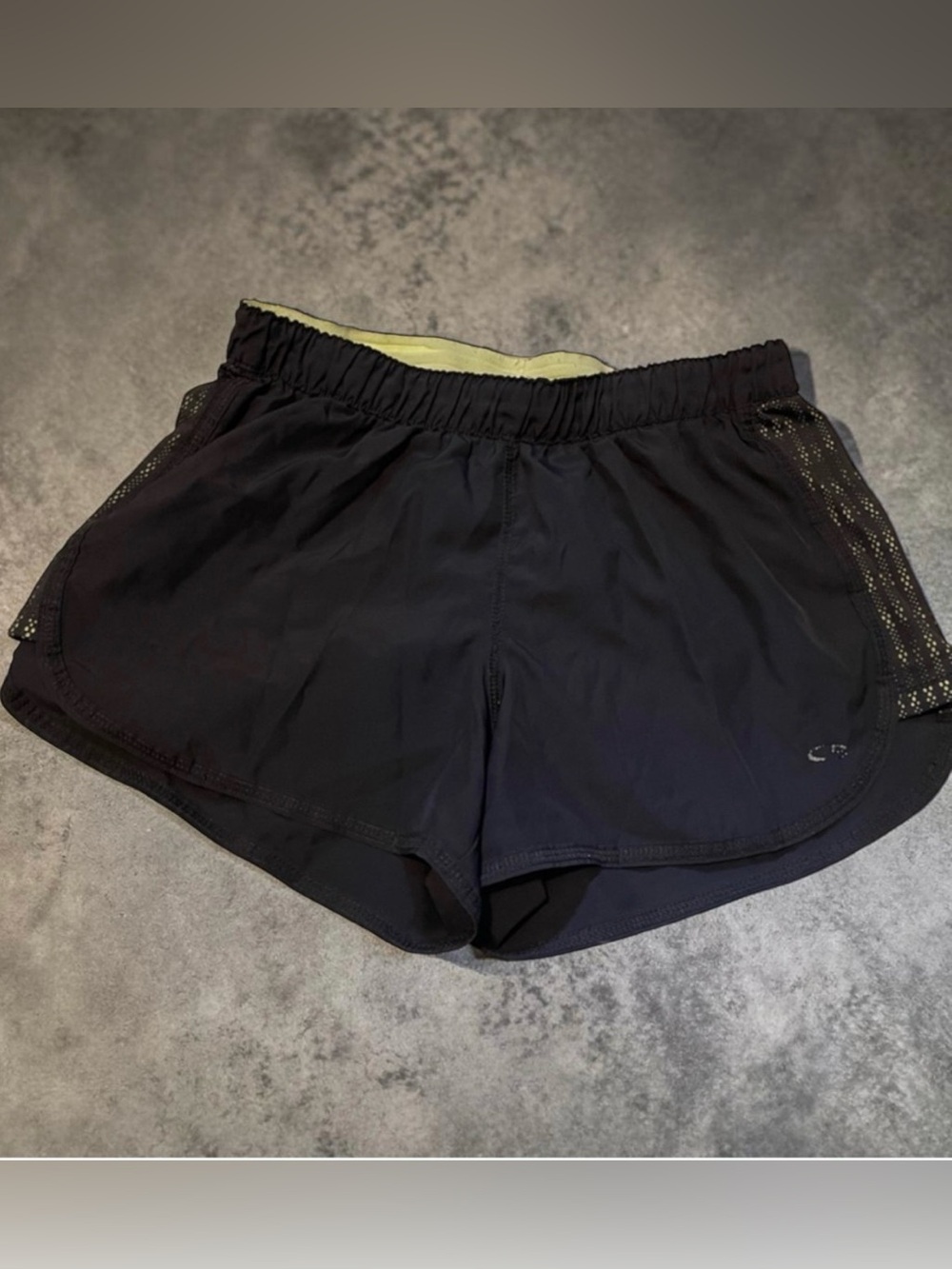 S-P Champion Shorts - Lightweight Airy Black Athletic Shorts with Lime Accent